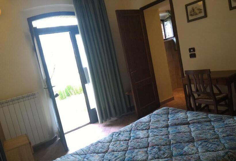 בית מלון כפרי Borgo Montauto