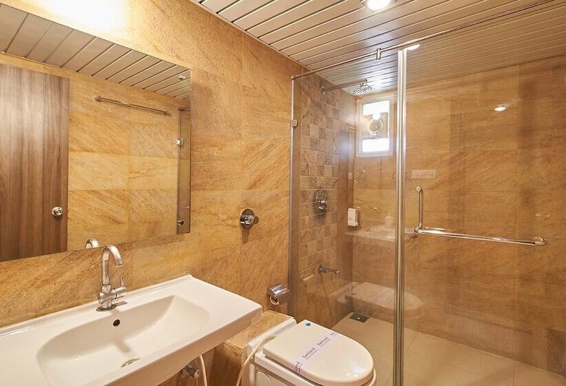 Отель The Evergrand Palace