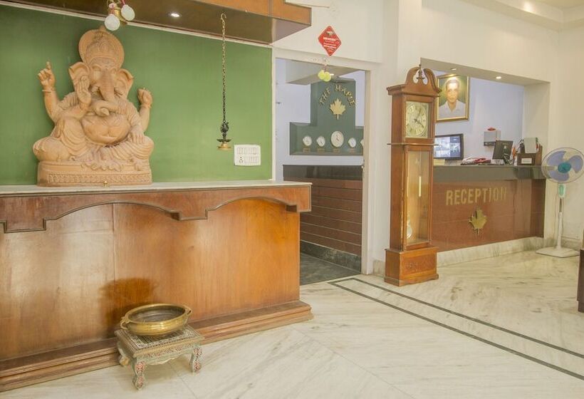 ホテル The Mapple By Oyo Rooms