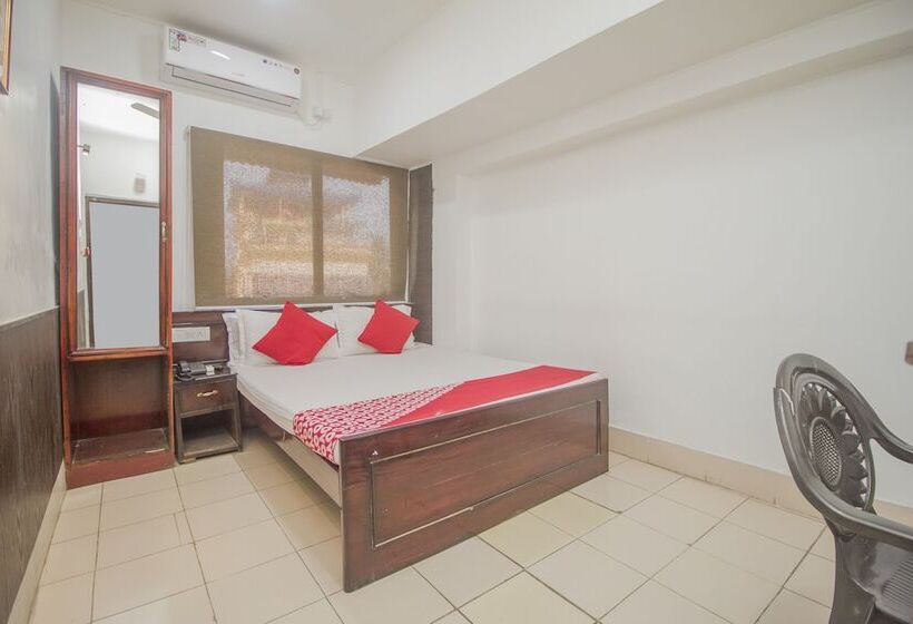 ホテル The Mapple By Oyo Rooms