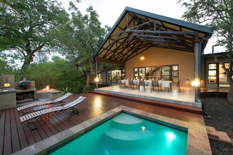 Отель Twiga Travel