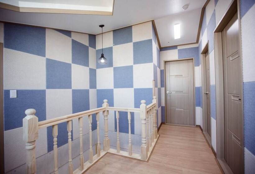 Kirin Guesthouse   Hostel