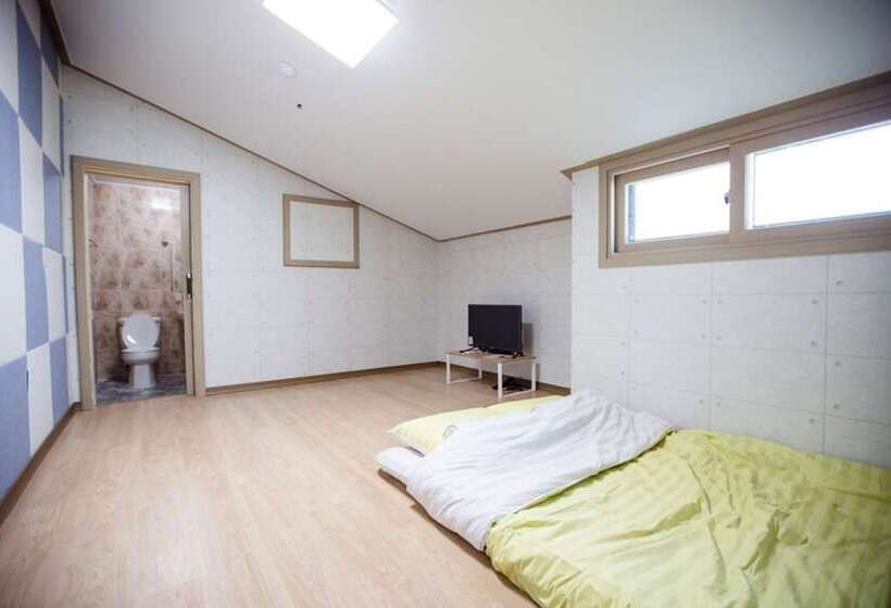 Kirin Guesthouse   Hostel