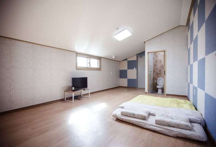 Kirin Guesthouse   Hostel