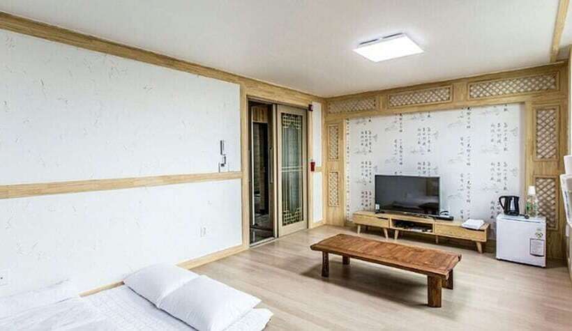 Kirin Guesthouse   Hostel