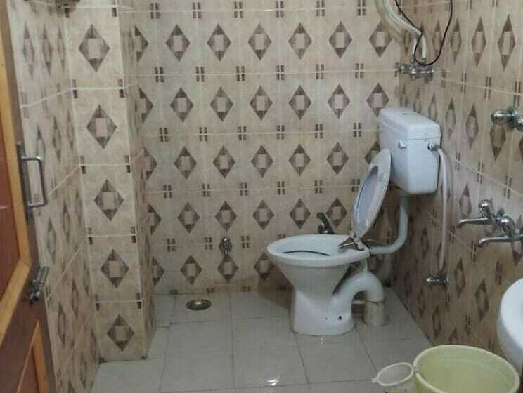 بنسيون Apple Field House