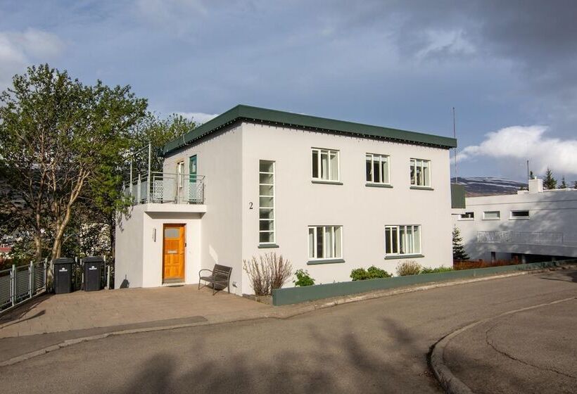 پانسیون Bjarmó Guesthouse