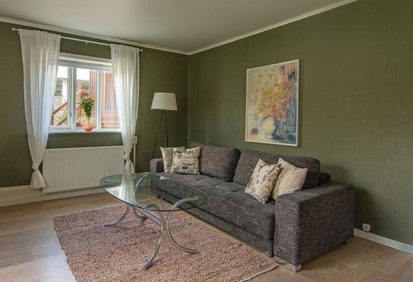 پانسیون Bjarmó Guesthouse