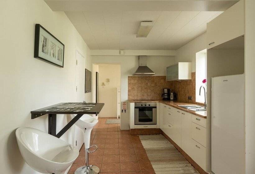 پانسیون Bjarmó Guesthouse