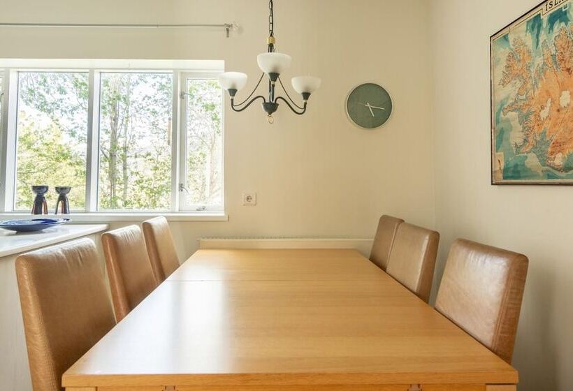 پانسیون Bjarmó Guesthouse