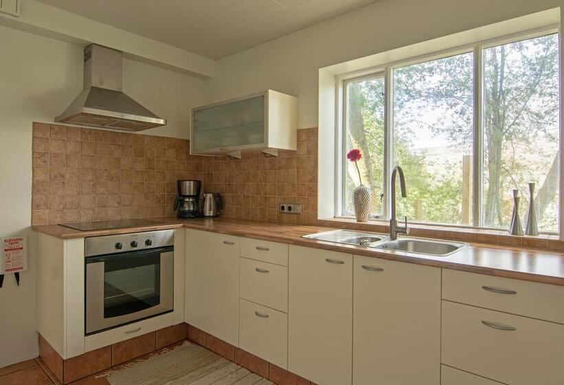 پانسیون Bjarmó Guesthouse