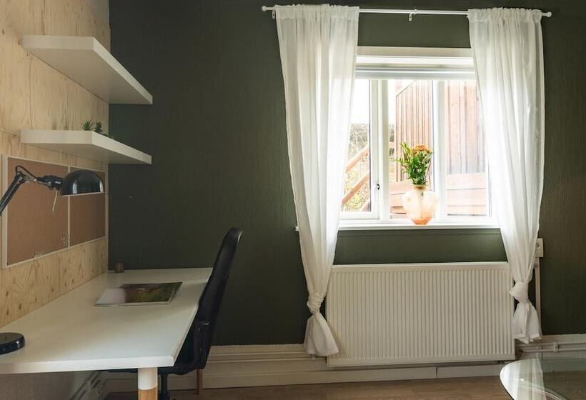 پانسیون Bjarmó Guesthouse