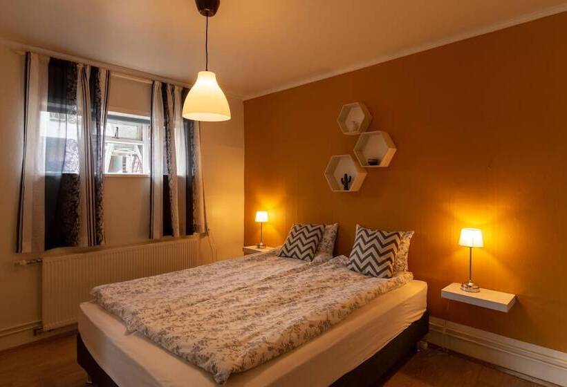 پانسیون Bjarmó Guesthouse