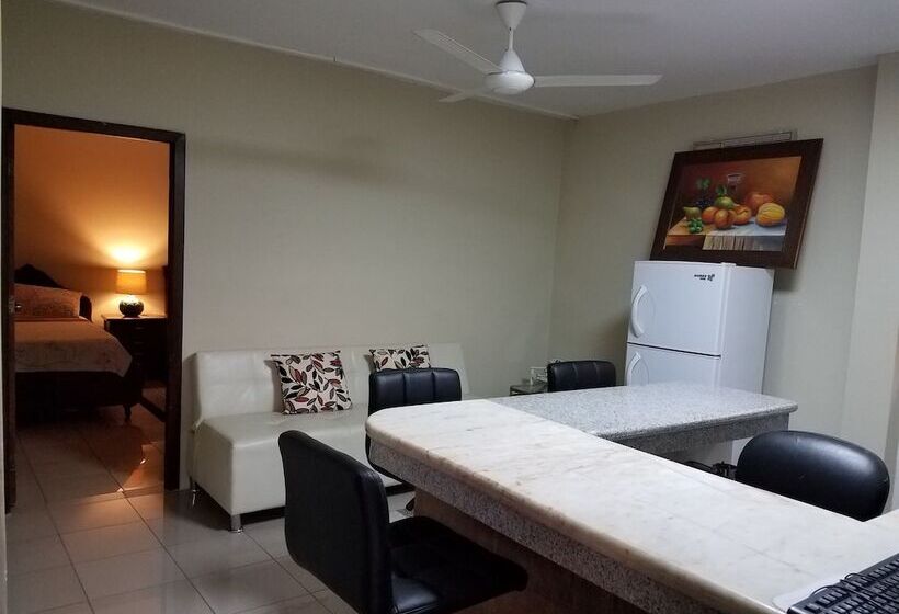 پانسیون Casa Serena