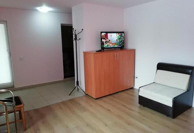 פנסיון Guest House Lila