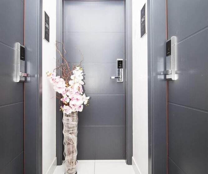 פנסיון Ora Luxury Rooms