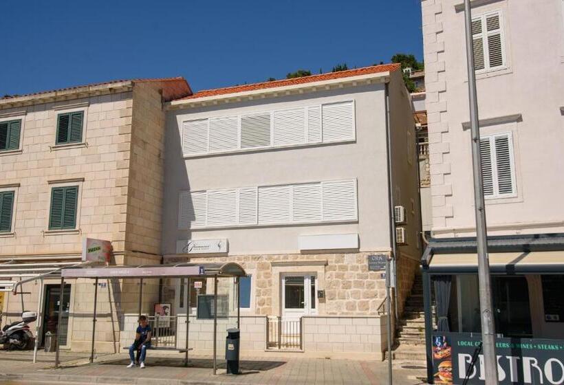 פנסיון Ora Luxury Rooms