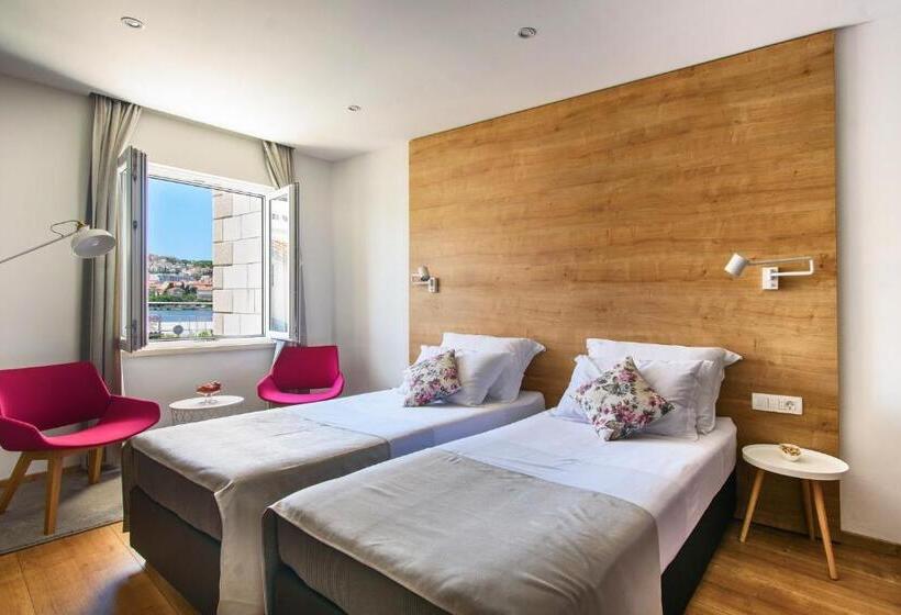 פנסיון Ora Luxury Rooms