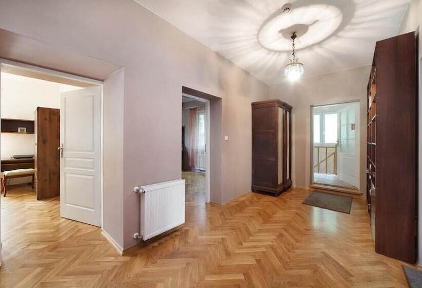 膳宿费 Willa Astoria