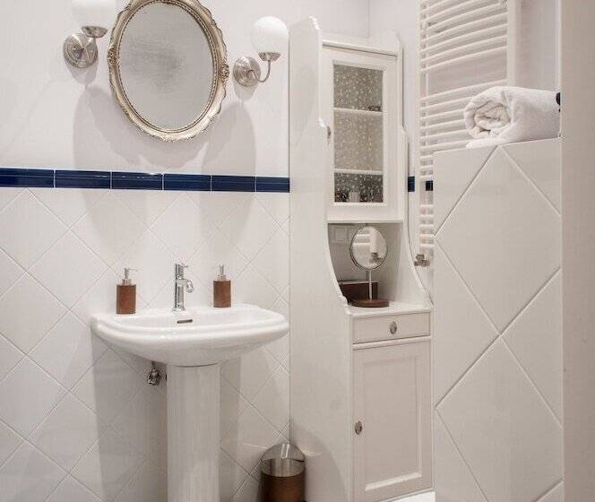 膳宿费 Willa Astoria