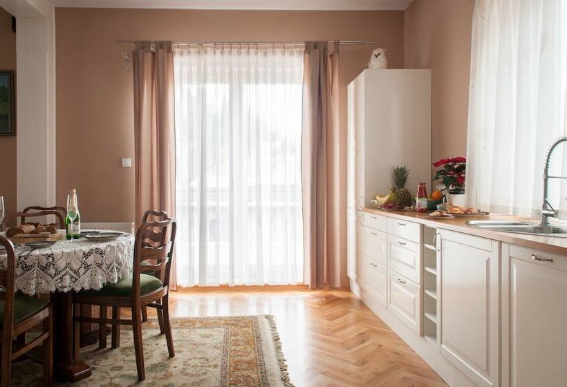 膳宿费 Willa Astoria