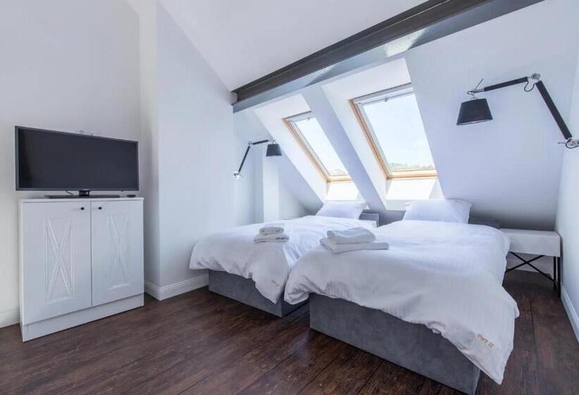 Port 21 Pura Pool & Design Hotel   Adults Only