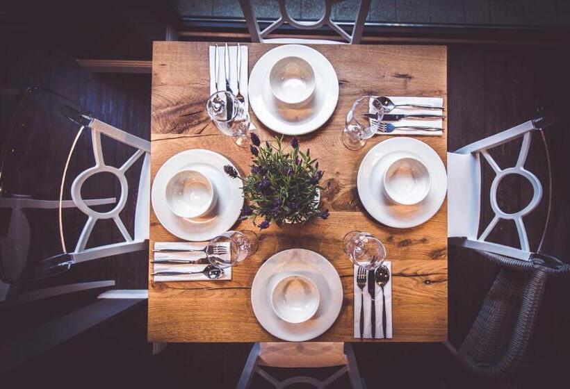 Port 21 Pura Pool & Design Hotel   Adults Only