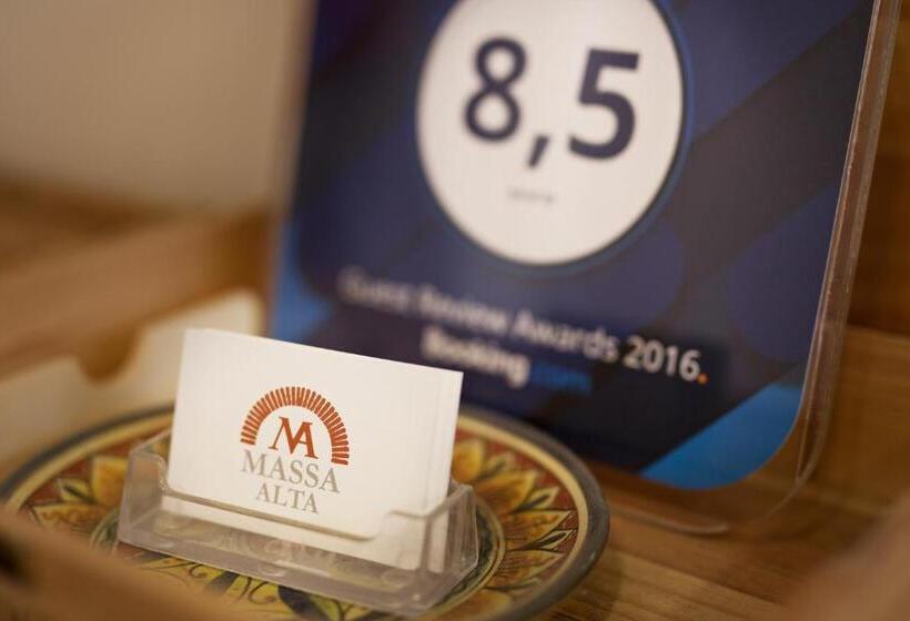 اقامتگاه Massa Alta B&b E Appartamenti