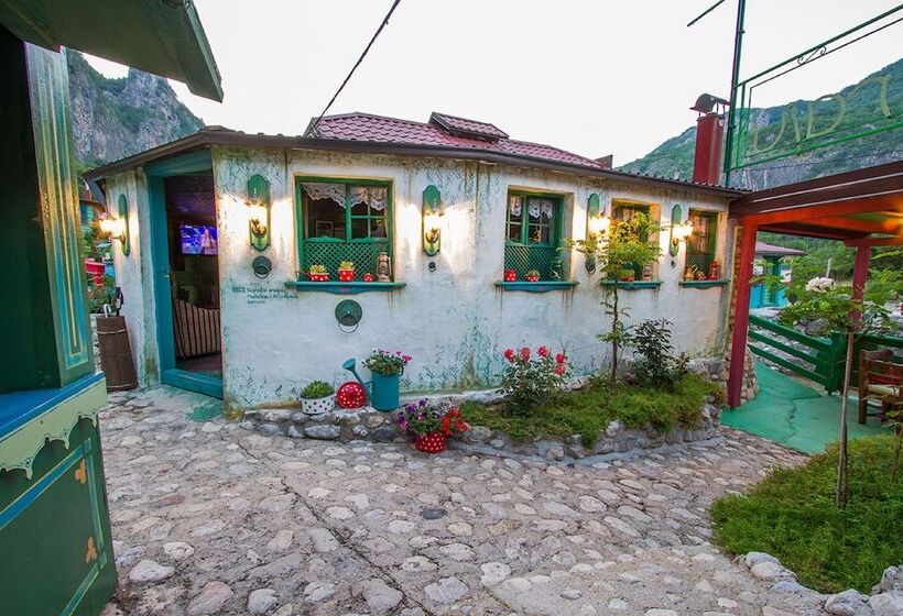 渡假胜地  Eko Selo Raj U Raju