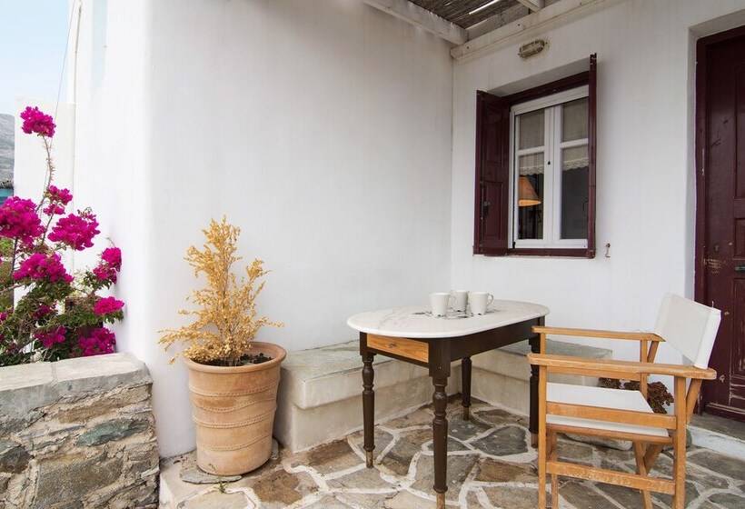 Serifos Houses Hora