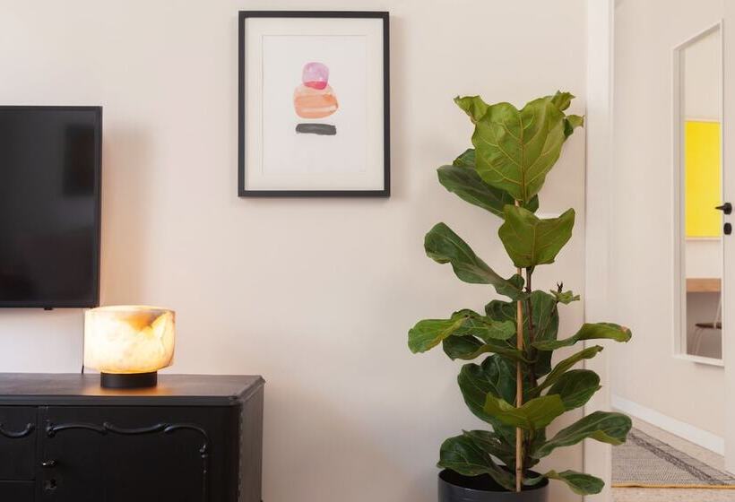 The Marble Suites, Plaka