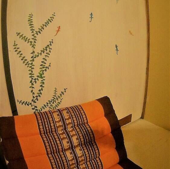 Guesthouse Nandeyanen   Hostel