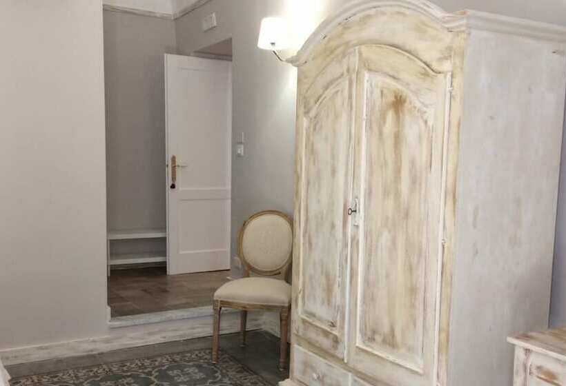 تختخواب و صبحانه La Casa Di Alma Luxury Rooms