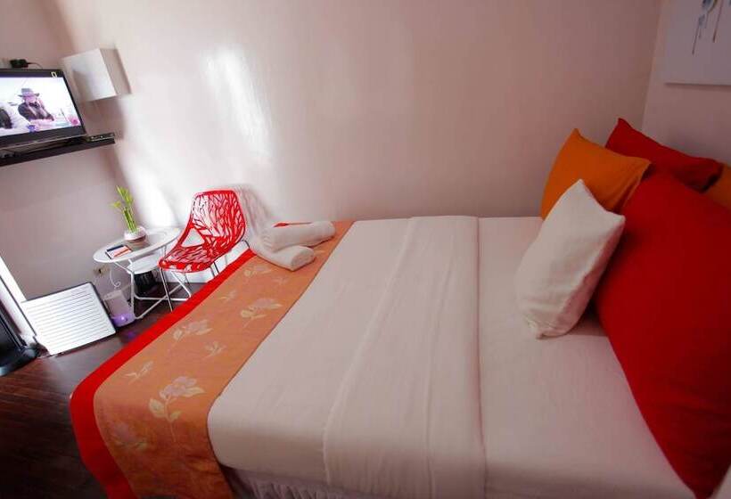 Halfway House Hostel Mactan Cebu Airport