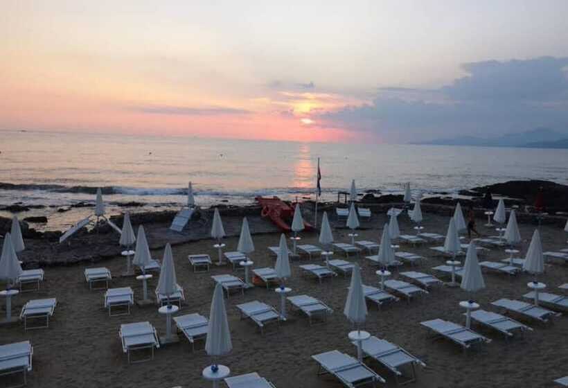 فندق فئة نجمة واحدة Il Gabbiano Palinuro