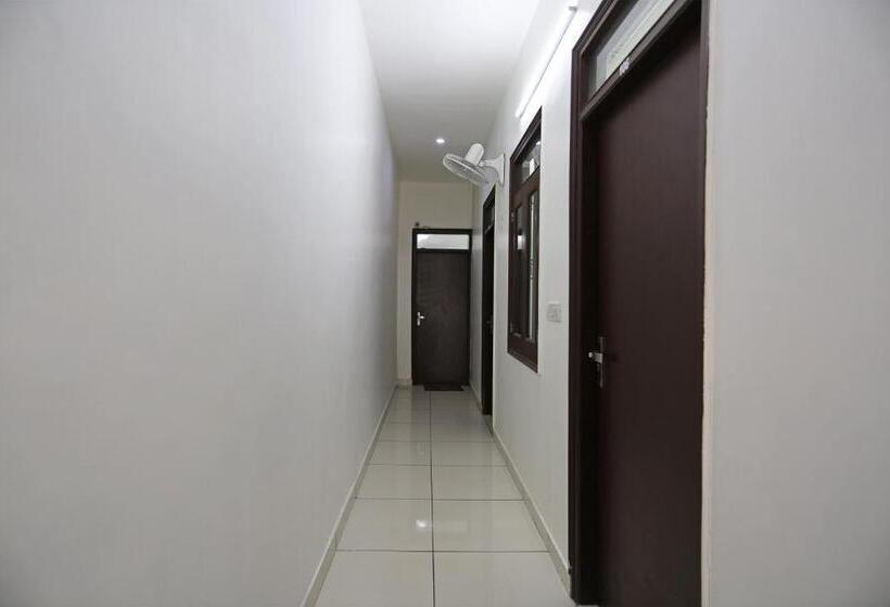 בית מלון כפרי C D Guest House By Oyo Rooms