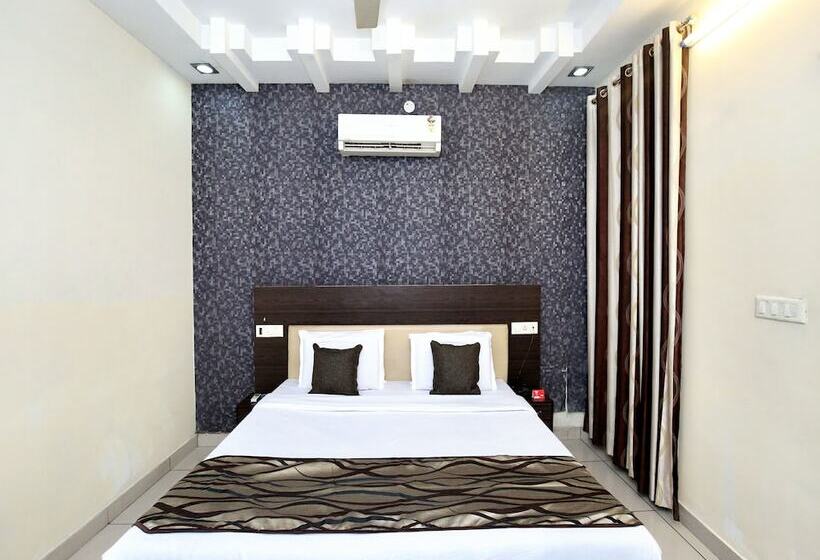 ホテル Golden Halo