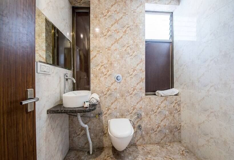 Отель Jeelan Palace