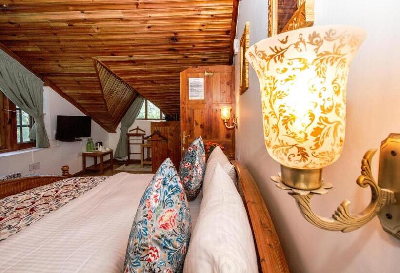 هتل Marys Cottages