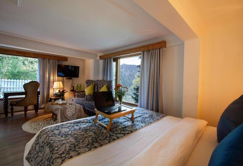 هتل Marys Cottages