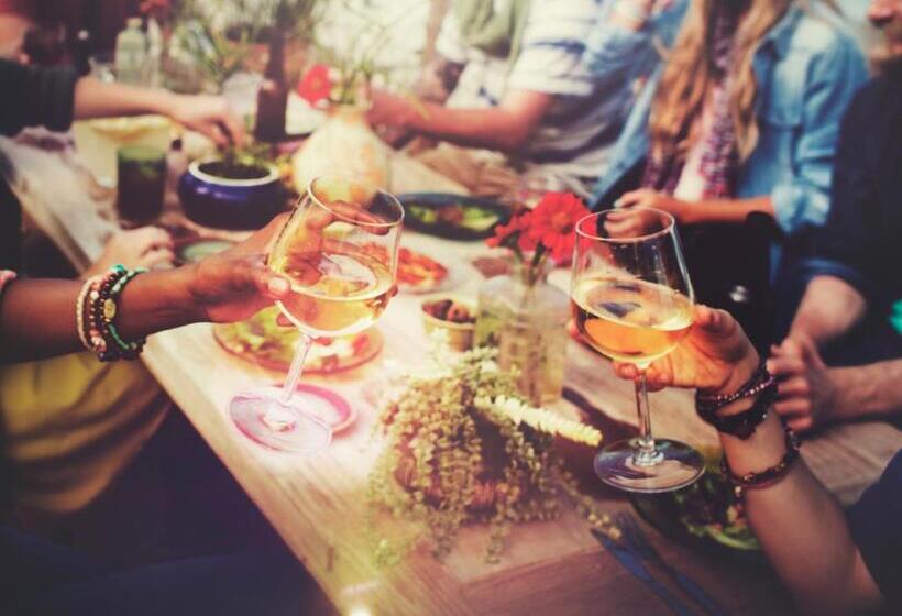 هتل Marys Cottages