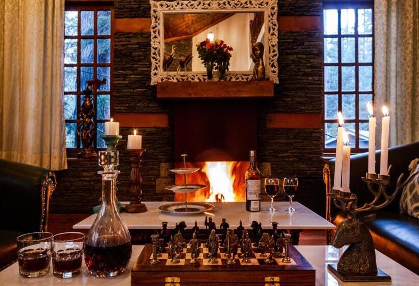 هتل Marys Cottages