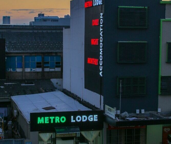 Отель Metro Express