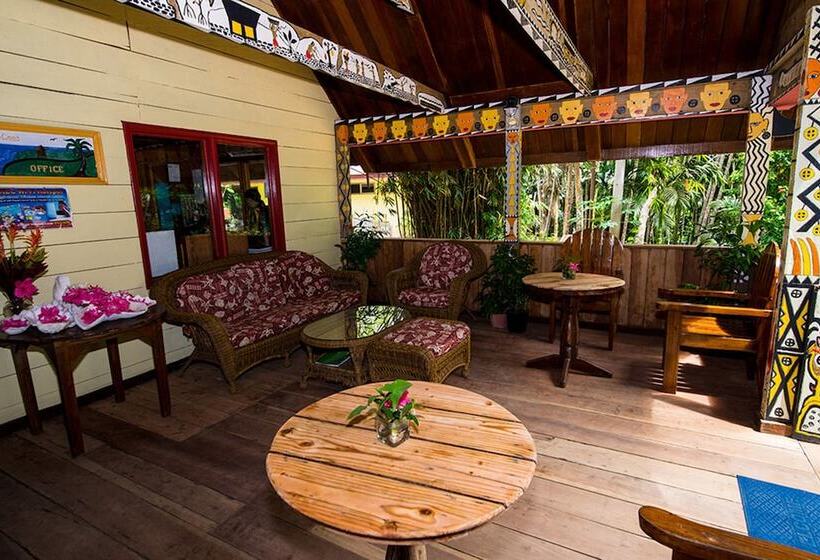 هتل Palau Carolines Resort