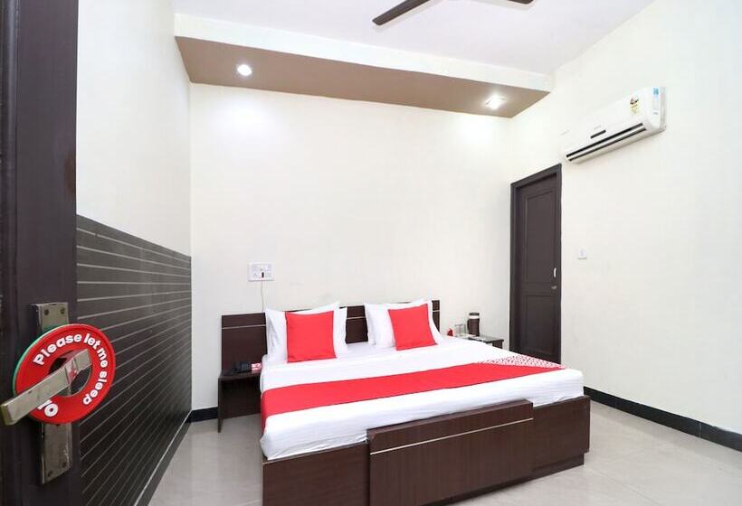 ホテル Silver Star By Oyo Rooms