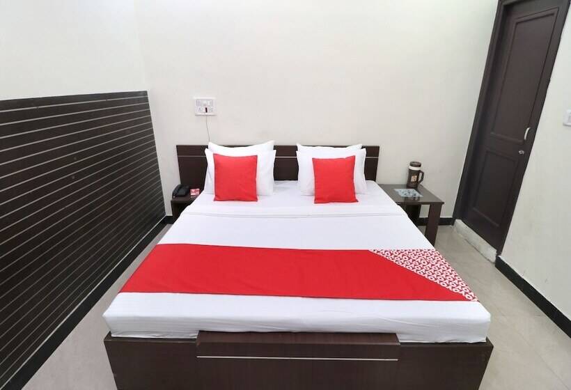 ホテル Silver Star By Oyo Rooms