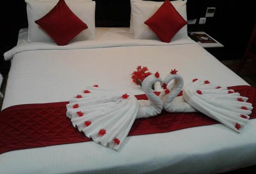 Отель Sumi Palace