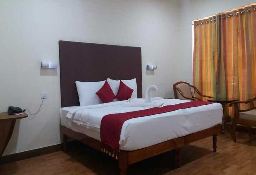 هتل Travancore Island Resort