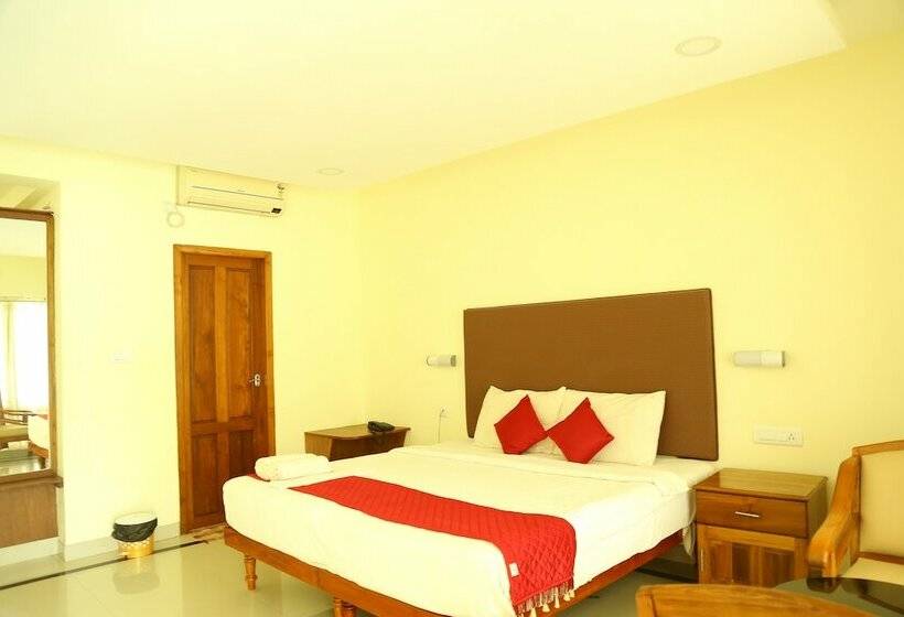 هتل Travancore Island Resort