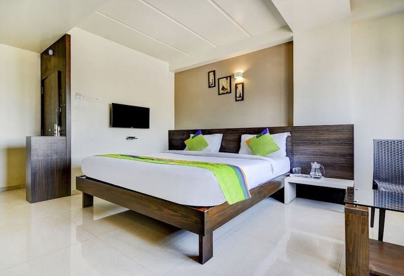 Отель Treebo Shree Sai Suites